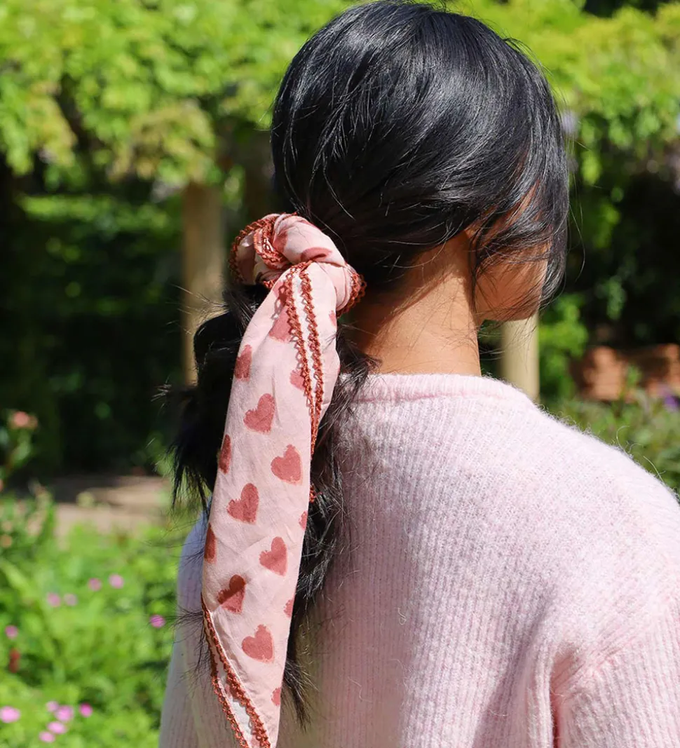 By Srær Tørklæde - Iduna - Rosa/Rød Hjerter