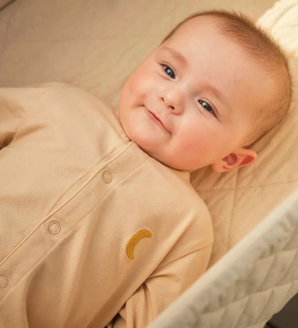 Moonboon Natdragt m. Babyhjelm - Gaveæske - Rose Cloud